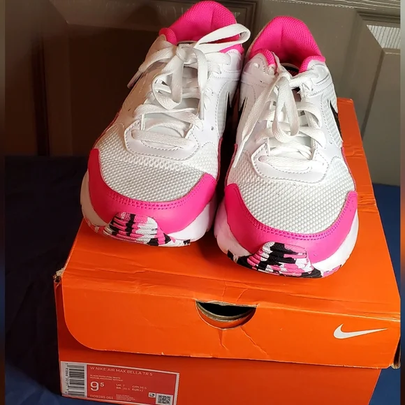 Women's Nike Air Max Bella 5 Training Shoe/Size 9.5M/Pink,White,Black - Picture 5 of 6
